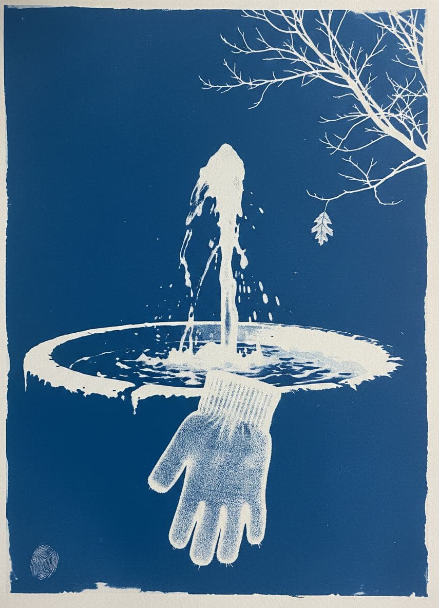 Mitten on the Fountain Lip — abstract work by Saskia Vandenberg — MODULAR · a one-of-a-kind original