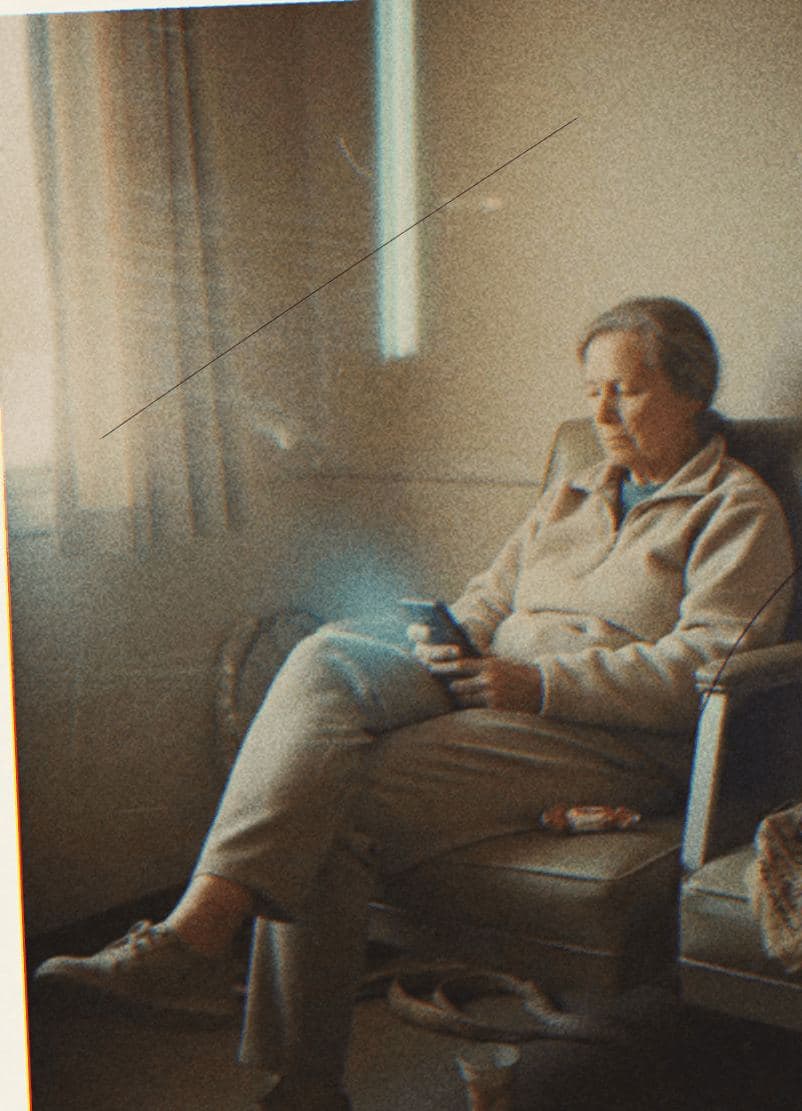 The Tired Seated Figure — photograph by Henri de Bruyn — MODULAR · 13 × 18 cm limited edition of 10