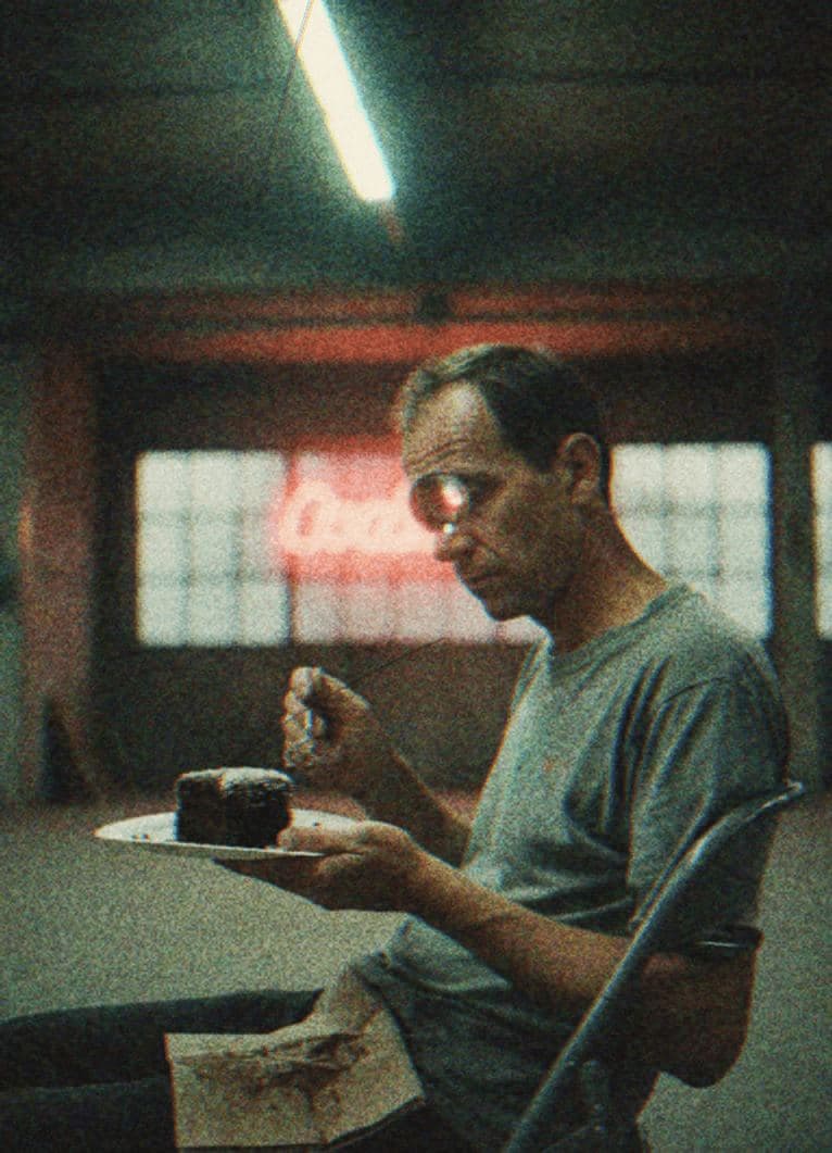 Untitled (Art Critique) — photograph by Ofelia Soto — MODULAR · 13 × 18 cm limited edition of 10